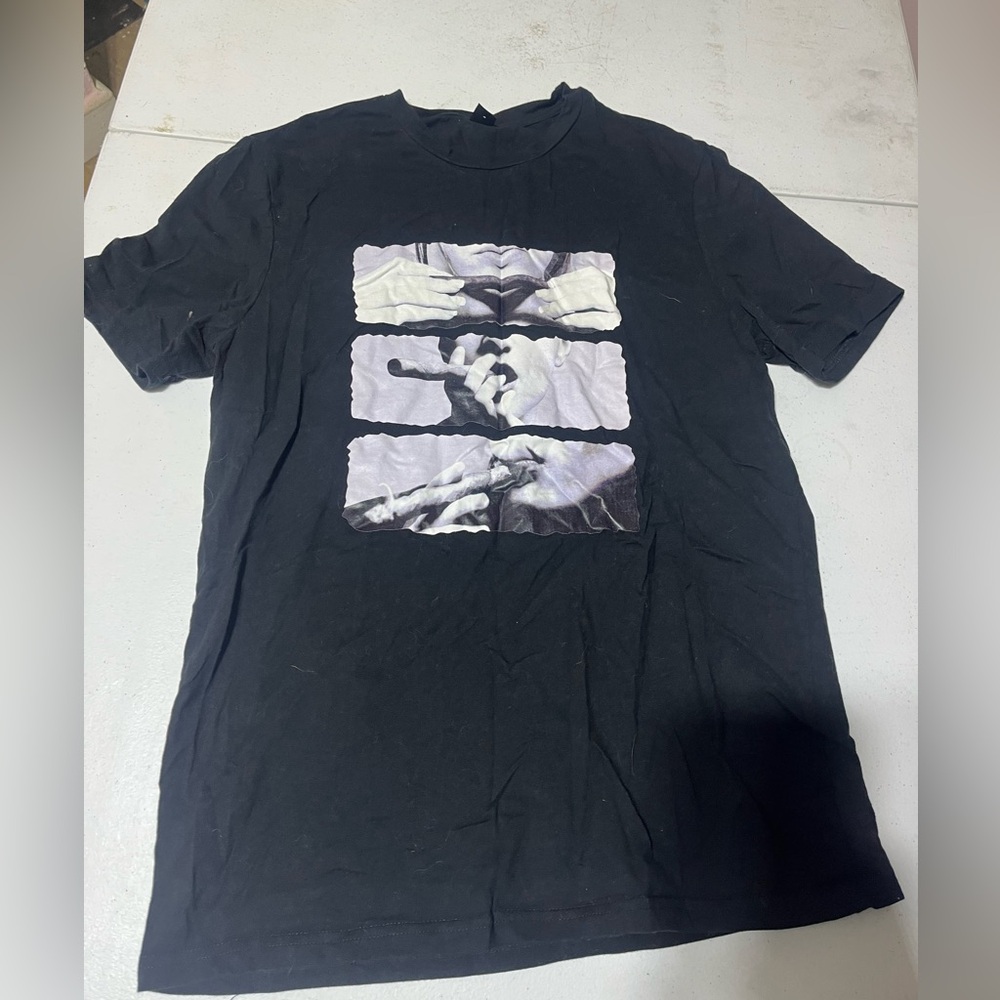 SHEIN Black Graphic Short Sleeve Tee